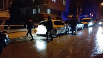 Sokak ortasında silahlı saldırı!