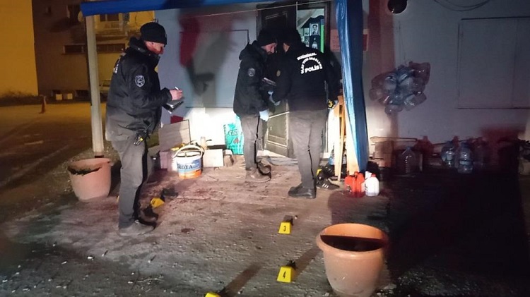 Otoparkı kurşun yağmuruna tuttular!