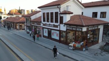 Arasta’da yeni etap hazırlıkları başladı