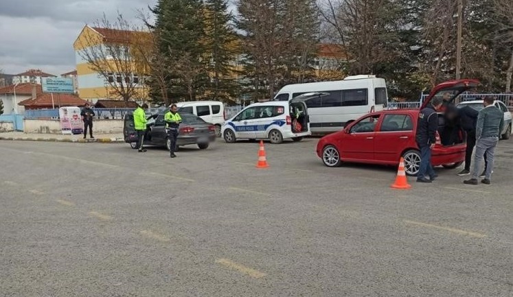 Denetimlerde çok sayıda silah ele geçirildi