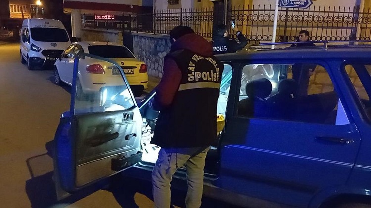 Çaldığı otomobil ile kaza yaptı!