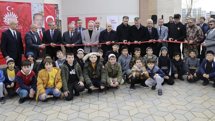 Gençlik merkezleri hizmete açıldı