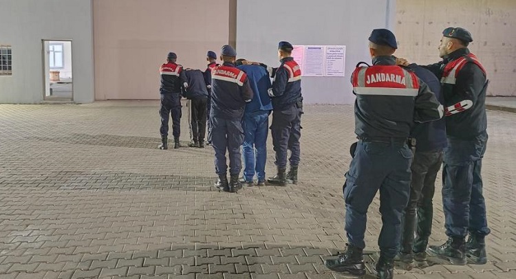 Zorla senet imzalatanlar tutuklandı!