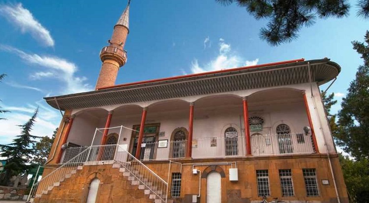 Hatimle 8 camide teravih kılınacak