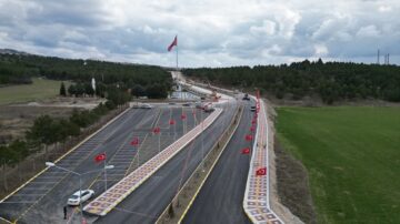 Şehitlik Caddesi bayraklarla donatıldı