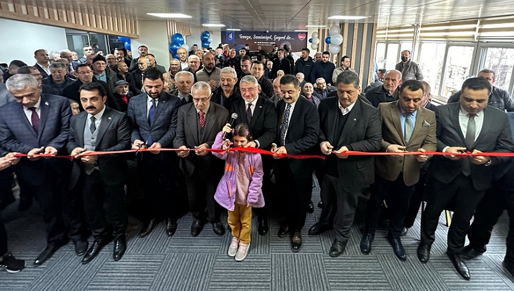 Emekliler lokali törenle açıldı