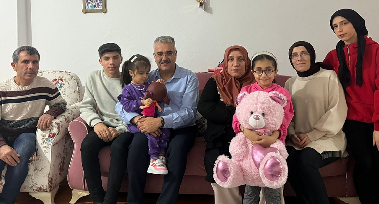 Ahlatcı bir aileyi daha sevindirdi