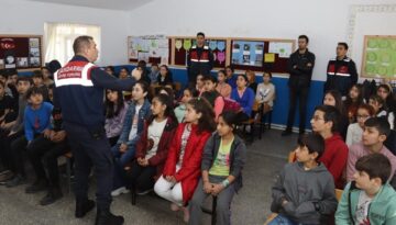 Jandarma köy köy gezip bilgilendiriyor