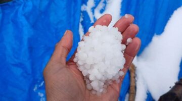 Leblebi büyüklüğünde dolu yağdı!