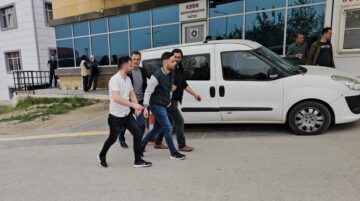 Arama kararı bulunan 2 kişi yakalandı