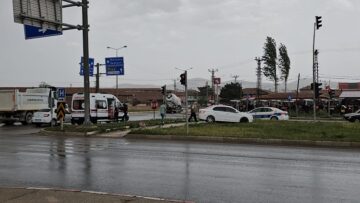 Otomobiller çarpıştı: 4 yaralı