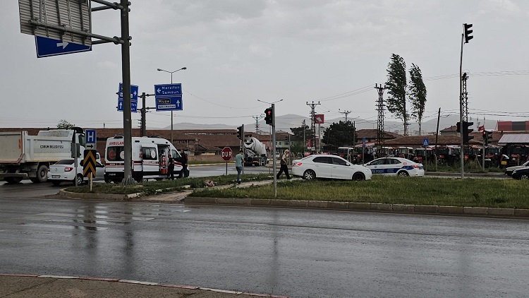 Otomobiller çarpıştı: 4 yaralı