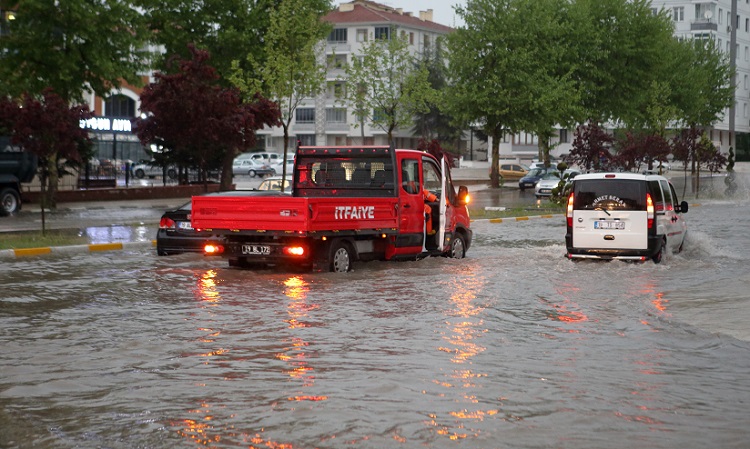 Çorum’da şiddetli yağış etkili oldu