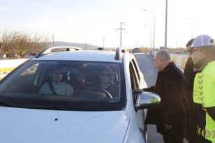 Vali trafik denetimlerine katıldı