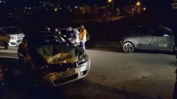 Park halindeki dört araca çarptı!