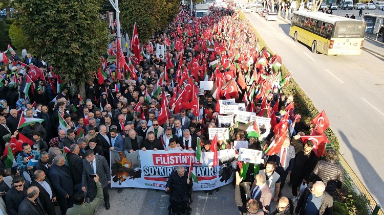 Özgür Filistin Yürüyüşü düzenleniyor