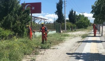 Çevreyolu bulvarında temizlik çalışması