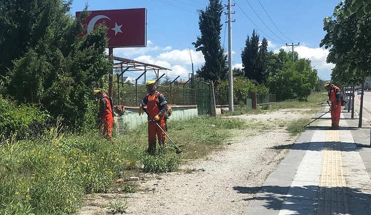 Çevreyolu bulvarında temizlik çalışması