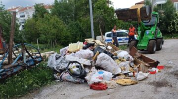 Çorum’daki çöp evden 5 kamyon çöp çıktı!