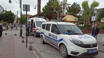 Bıçaklı kavgada bir kişi yaralandı