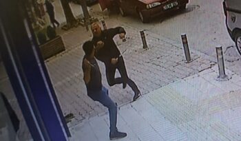 Bıçaklı sopalı kavgada 2 kişi yaralandı!