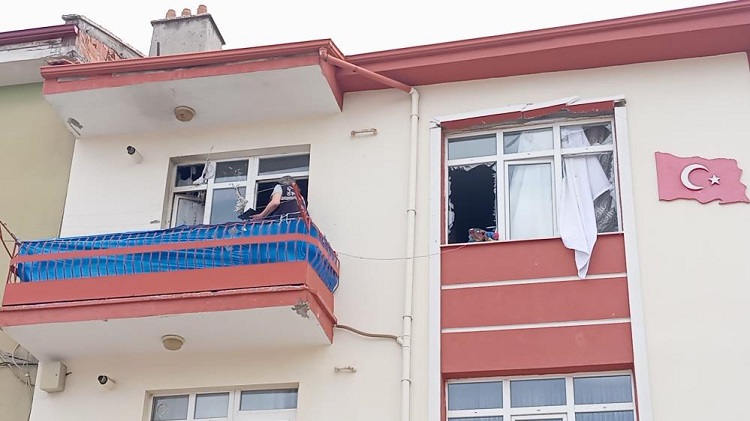 Piknik tüpü patladı karı koca yaralandı!