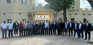 Ahlatcı ilçelerin taleplerini dinledi