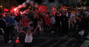 Kadeş Meydanı’nda milli maç coşkusu