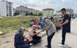 Öğrencileri ve velileri yalnız bırakmadılar