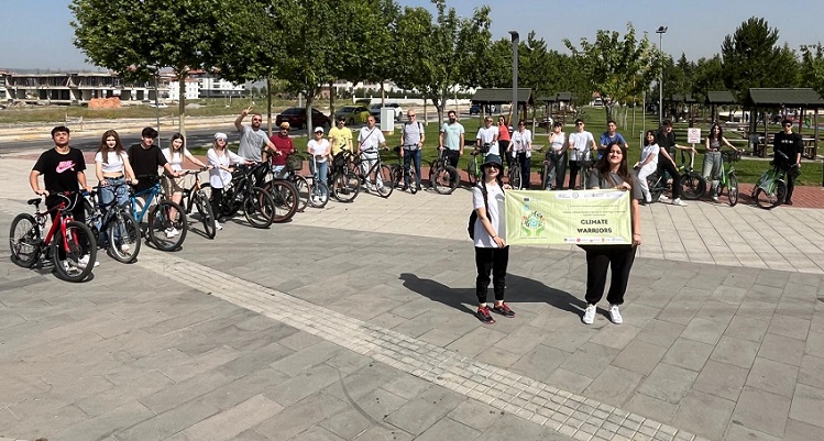 Karbon salınımına böyle dikkat çektiler!