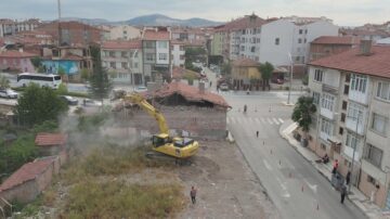 Yeni Bulvar için yıkım çalışması başladı