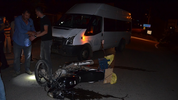 Motosiklet kazasında 3 kişi yaralandı