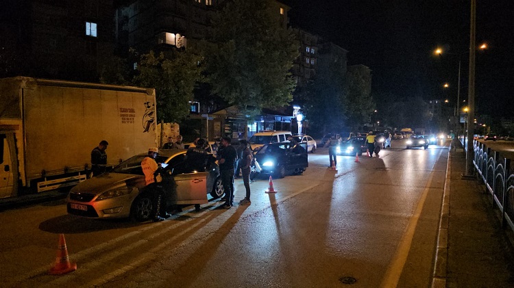 Çeşitli suçlardan aranan 30 zanlı yakalandı