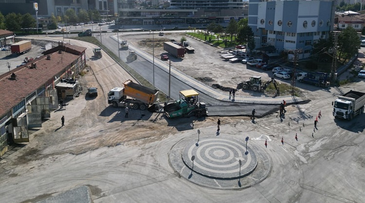 Yeni bağlantı yolunda asfalt çalışması