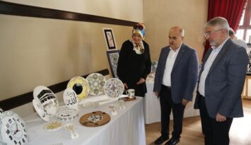 Çorum’da çini eserler sergisi açıldı