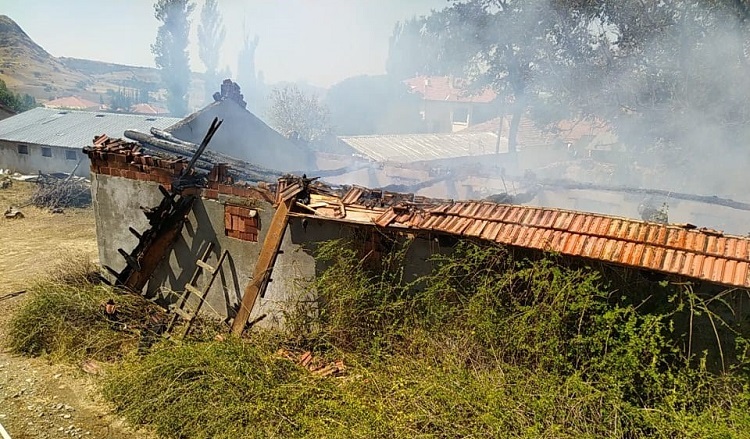 Depoda çıkan yangın korkuttu