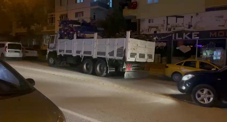 Plakasız kamyona ceza yağdı!