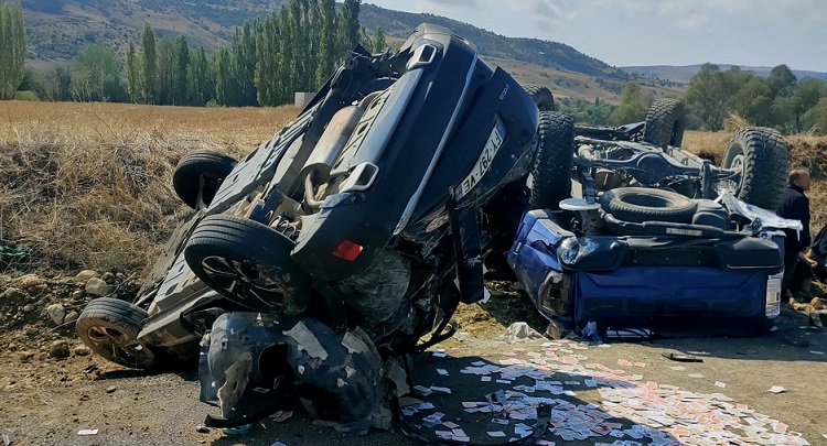 Kafa kafaya çarpıştılar: 1 ölü 7 yaralı