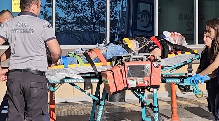 19 yaşındaki genç kazada ağır yaralandı