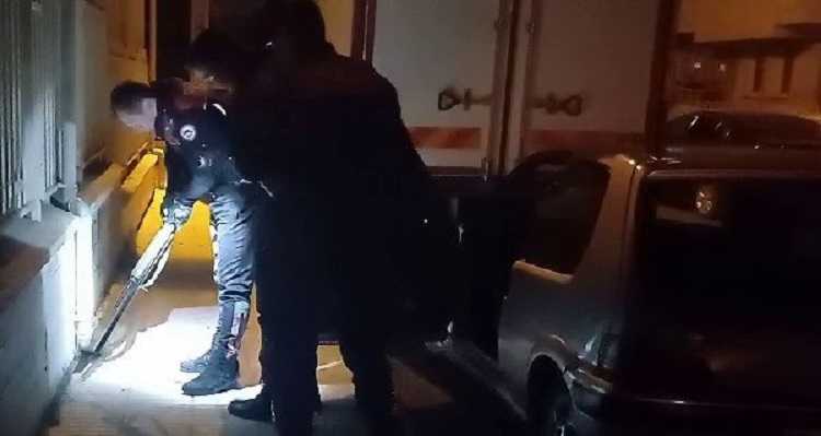 Şüpheli araçtan ruhsatsız tüfek çıktı!