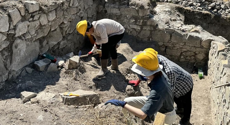 Öğrenciler mesleği sahada öğreniyor