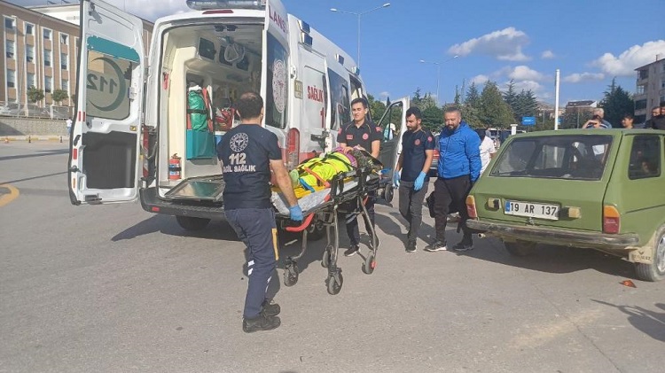 Karı koca motosiklet kazasında yaralandı