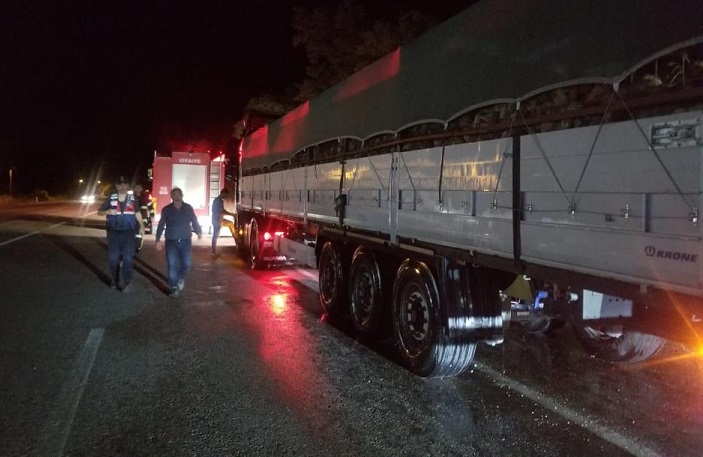 Tırdan çıkan dumanlar korkuttu!