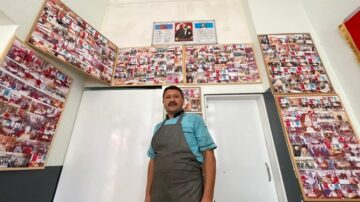 Duvarlarını fotoğraf albümüne çevirdi