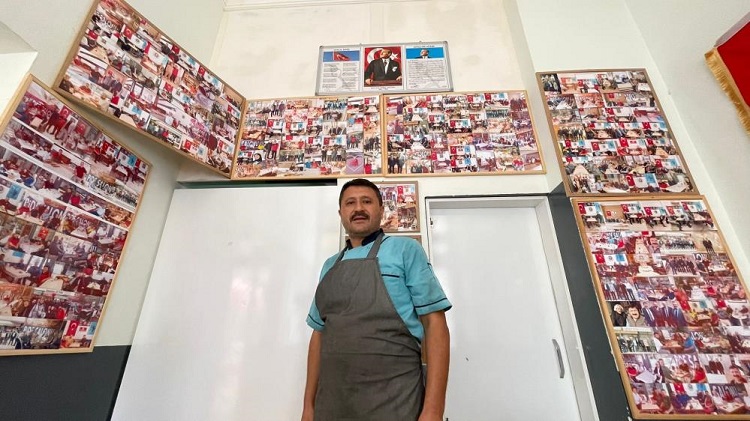 Duvarlarını fotoğraf albümüne çevirdi