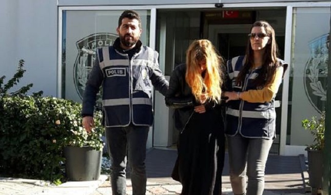 Hırsızlık zanlısı kadınlar yine yırttı!