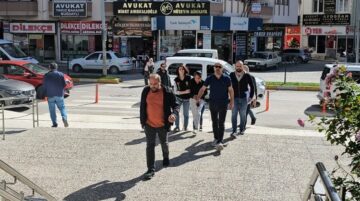 Hırsızlık zanlısı 2 kadın tutuklandılar!