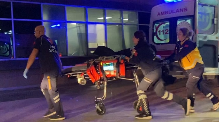 Balkondan düşen bebek ağır yaralandı