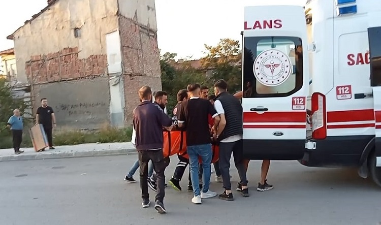15 yaşındaki çocuk husumetlisini vurdu!