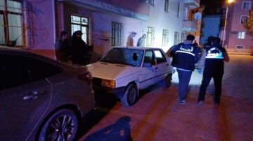 Alacak verecek kavgasında ortalık karıştı!